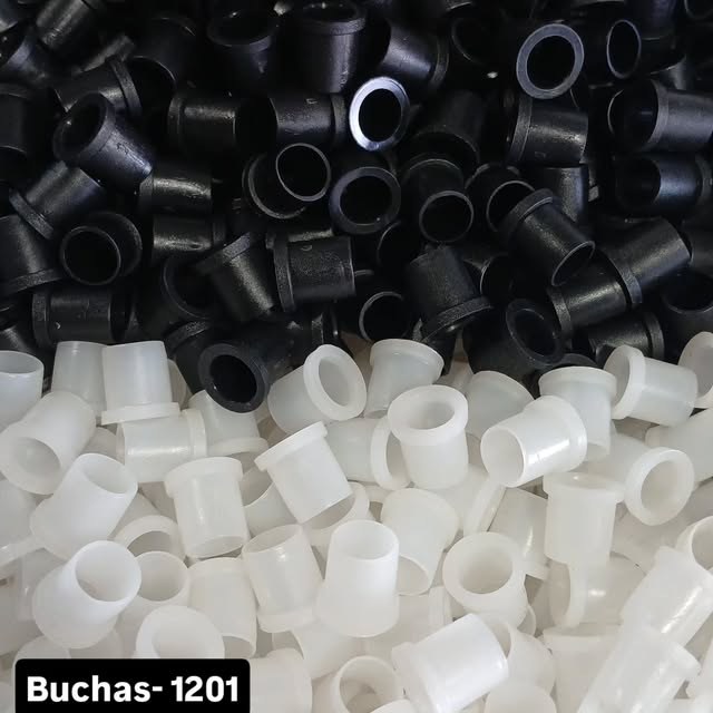 Buchas 1201 injetadas pela HCPLAST, a granel, nas versões preta e natural